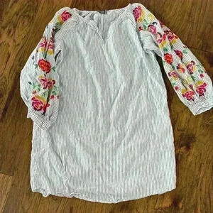 Striped Linen dress with embroidered sleeves